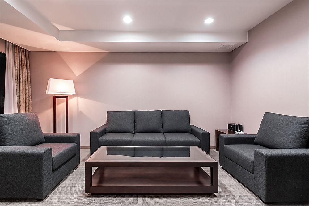 New Hilltop Hotel Сеул Екстериор снимка
