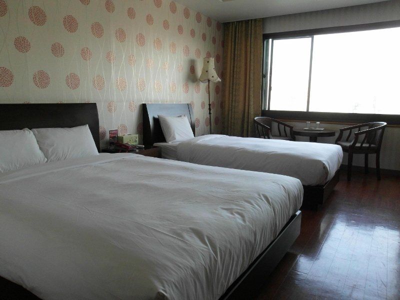 New Hilltop Hotel Сеул Екстериор снимка