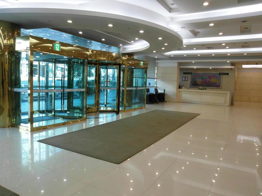 New Hilltop Hotel Сеул Екстериор снимка
