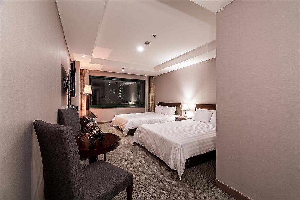 New Hilltop Hotel Сеул Екстериор снимка