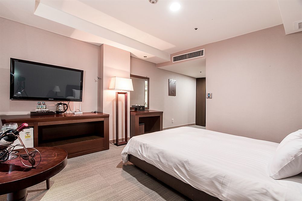 New Hilltop Hotel Сеул Екстериор снимка