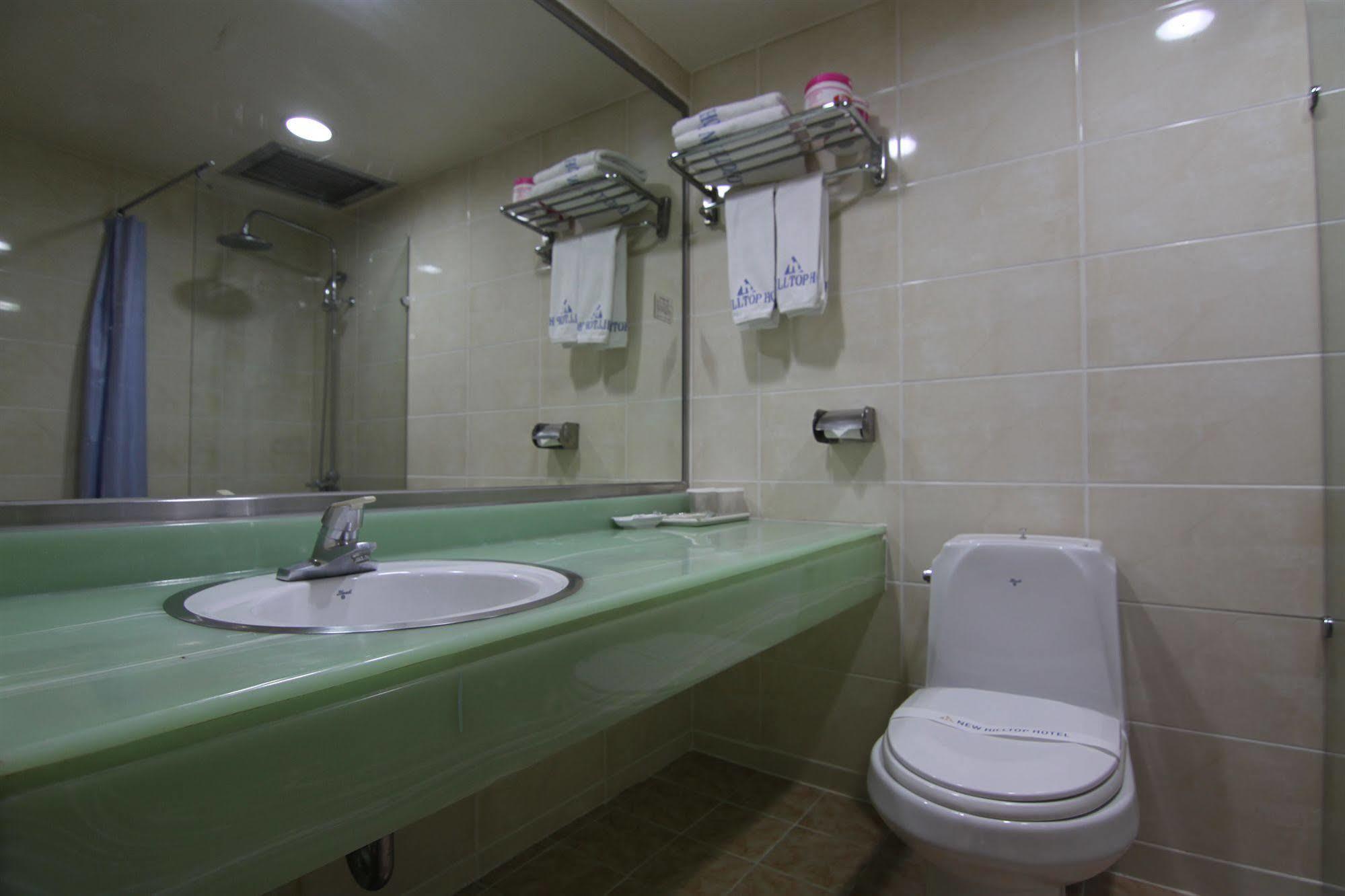 New Hilltop Hotel Сеул Екстериор снимка
