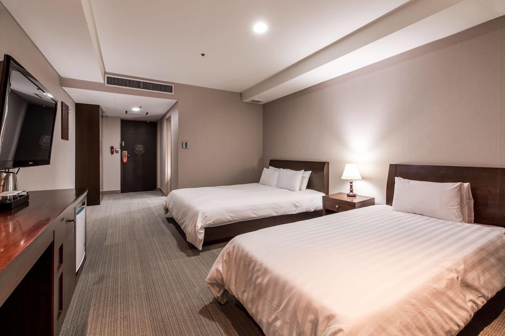 New Hilltop Hotel Сеул Екстериор снимка