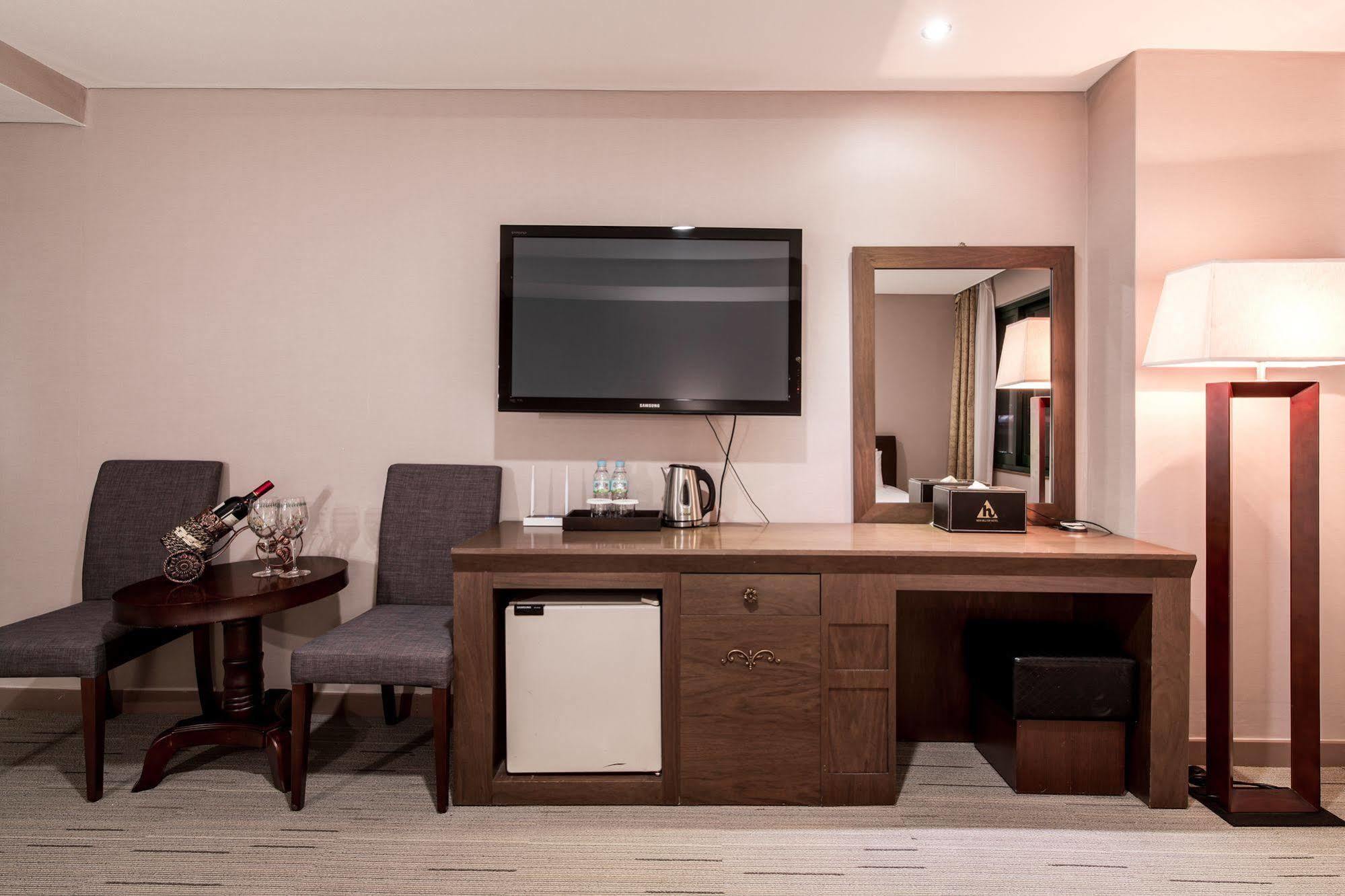 New Hilltop Hotel Сеул Екстериор снимка