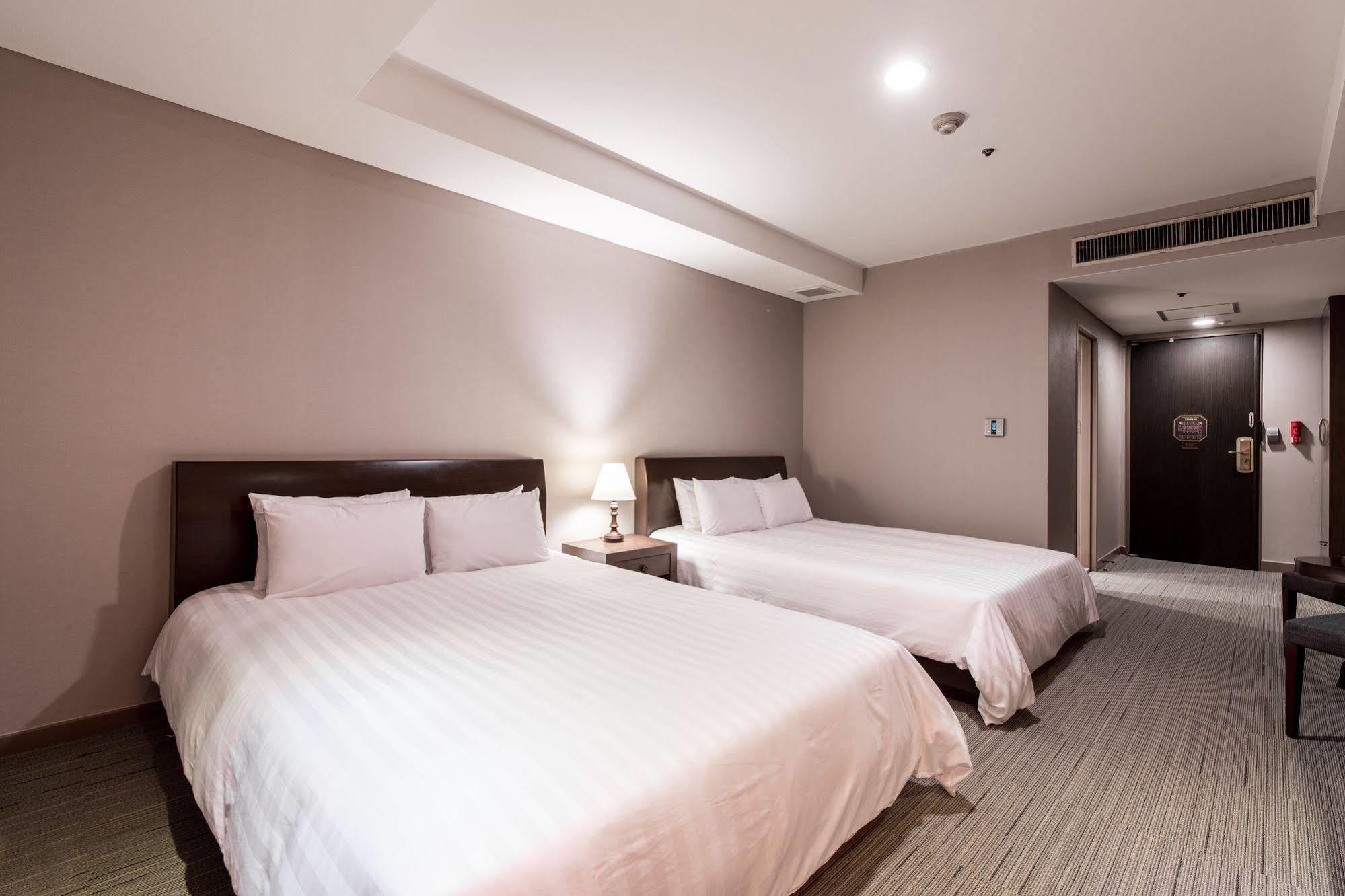 New Hilltop Hotel Сеул Екстериор снимка